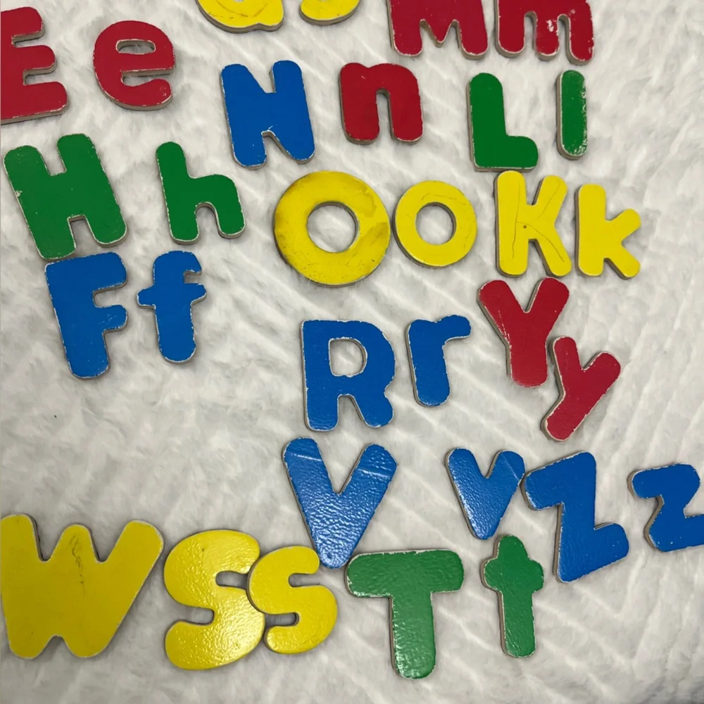 MELISSA & DOUG Magnetic Alphabet Letters Original‎ Box